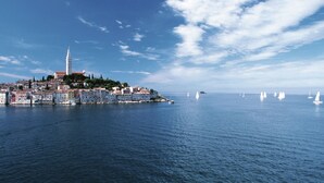 Unclassified image, 3 of 29, button - Comfortable Apartment With Ocean Views, Shared Swimming Pool, air Conditioning and Wi-fi. Pula Area (Medulin)