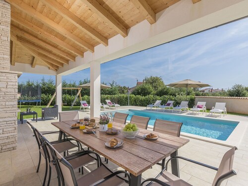 Stylish Villa With Pool and Fenced Garden,ideal for Relaxing Family Holidays