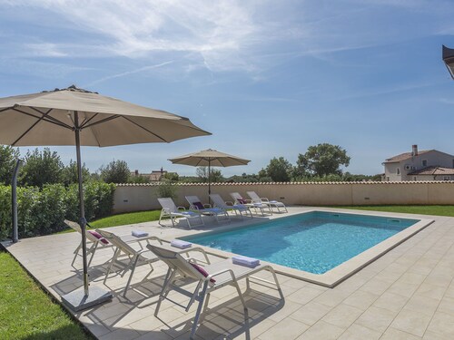 Stylish Villa With Pool and Fenced Garden,ideal for Relaxing Family Holidays