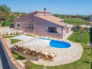Exterior - Villa with Large Garden & Pool near Pula (Marcana)