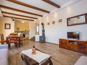 Living room - Villa with Large Garden & Pool near Pula (Marcana)