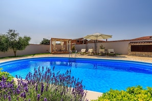 Outdoor pool - Villa with Large Garden & Pool near Pula (Marcana)