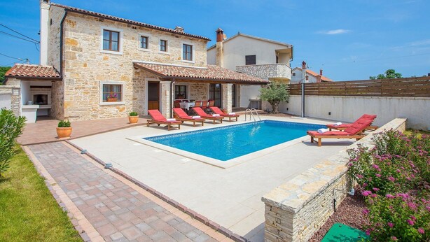 Unclassified image, 1 of 19, button - Charming Holiday Home With Swimming Pool in Pula (Liznjan)