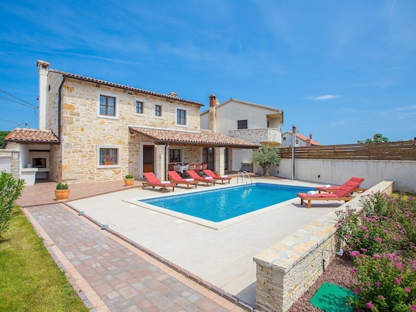 House | Pool | Outdoor pool
