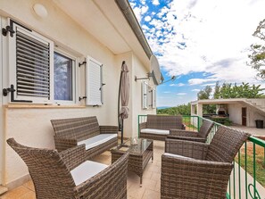 Balcony - Modern Holiday Home With Private Pool in Marcana (Marcana)