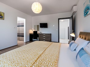 2 bedrooms, individually furnished, bed sheets