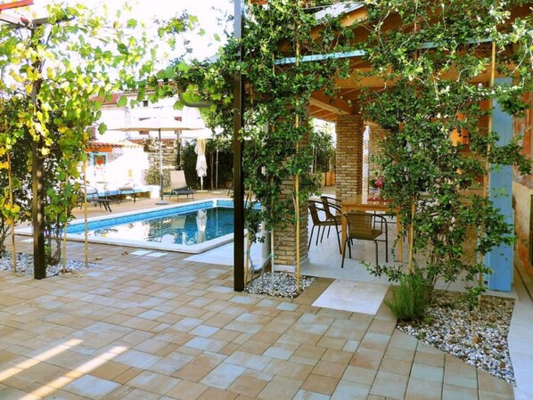 Outdoor pool - Amazing Holiday Home With Swimming Pool and Outdoor Kitchen ! (Rovinj)