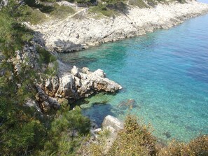 Exterior - Well-kept Chalet With Porch in the Forest on Mali Losinj (Mali Losinj)