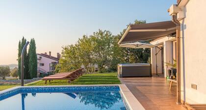 Wonderful, Modern Villa With Pool, Whirlpool and Garden, Near Rovinj