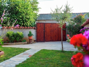 Reception - Family Holiday Home With Beautiful Garden and Playgroung With Covered Grill Area (Barban)