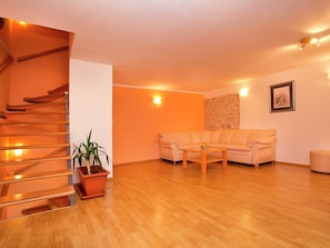 Living room - Family Holiday Home With Beautiful Garden and Playgroung With Covered Grill Area (Barban)