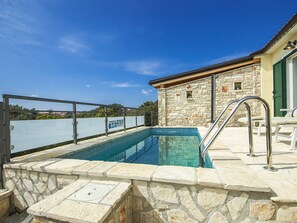 Unclassified image, 2 of 36, button - Spacious Holiday Home with Swimming Pool near Sea in Vodnjan (Vodnjan)