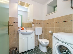 Bathroom - Comfortable Holiday House Gianni for up to 4 Persons (Fazana)