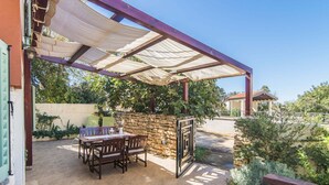 Outdoor dining - Comfortable Holiday House Gianni for up to 4 Persons (Fazana)