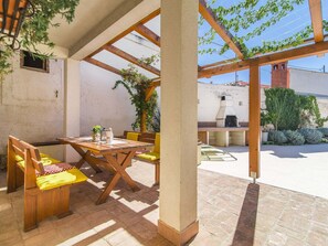 Villa | Balcony