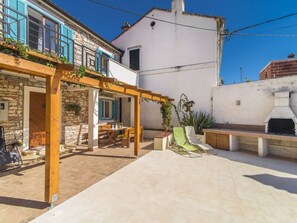 Villa | Balcony
