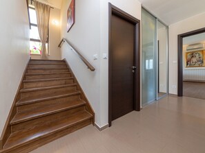 Reception - Detached House With Garden, Pool, Near Pula and Beach, Restaurant at 100 m (Fazana)