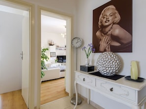 1 bedroom, bed sheets - Cozy Apartment in a Quiet Residential Area Near the Old Town (Rovinj)