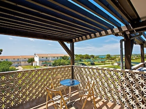 Balcony - Well-kept Apartment With Balcony or Terrace Near Pula (Liznjan)