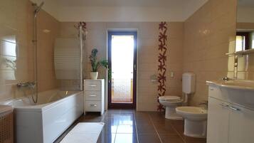 Apartment | Bathroom | Combined shower/tub, hair dryer, towels