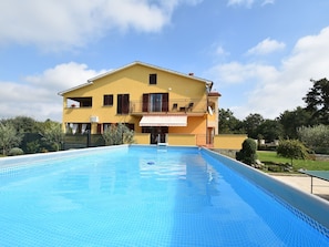 Outdoor pool - Luxurious Apartment in a Quiet Location of Barban Istria (Barban)
