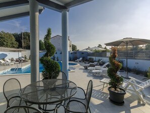 Apartment | Balcony - Elegant Apartment in Vodnjan Istria With Swimming Pool (Vodnjan)