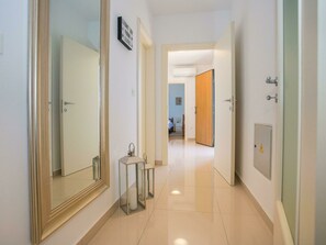 Reception - Eco Holiday Home in Vodnjan With Swimming Pool, Play Area, Beach 6 km Away (Vodnjan)
