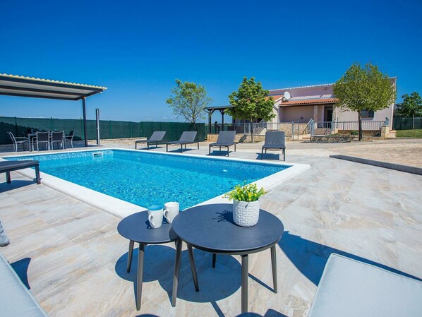 Outdoor pool - Eco Holiday Home in Vodnjan With Swimming Pool, Play Area, Beach 6 km Away (Vodnjan)