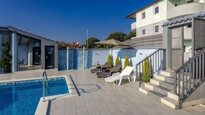 Unclassified image, 3 of 30, button - Well Maintained Apartment With Shared Pool With Children's Pool Near the Beach (Vodnjan)