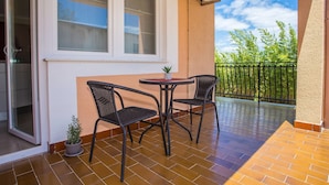 Balcony - Spacious Apartment in Labin With Barbecue (Rasa)