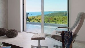 Living room - Detached Villa With Stunning Views, Near Labin and the Beach (Rasa)