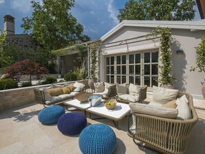 Villa | Balcony