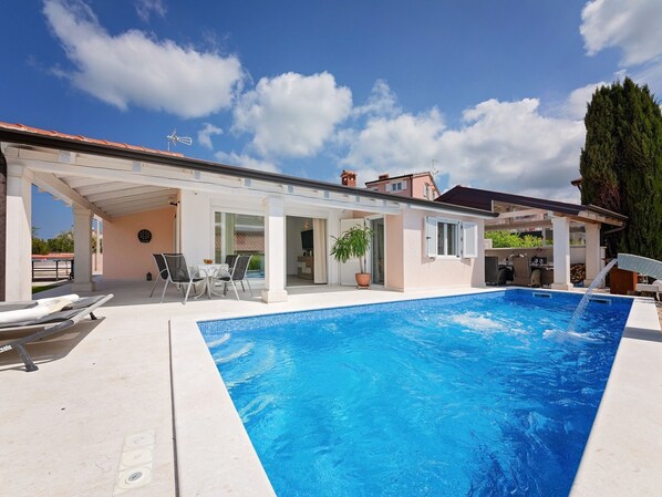 Villa | Exterior