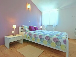 House | 2 bedrooms, individually furnished, bed sheets