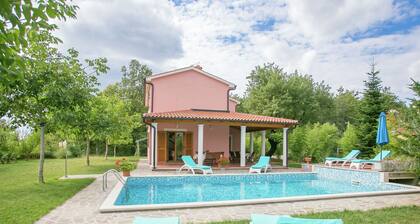 Holiday House With Pool, gym and Sauna for 8 People, Near Rovinj
