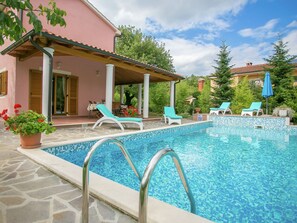 Exterior - Holiday House With Pool, gym and Sauna for 8 People, Near Rovinj (Zminj)