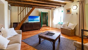 Living room - Authentic Stone Holiday House With Private Pool and Very Nice Location in Istria (Zminj)