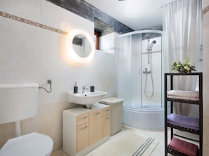 Cottage | Bathroom | Towels - Surrounded by Beautiful Mediterranean Vegetation and the Crystal Clear sea (Rasa)