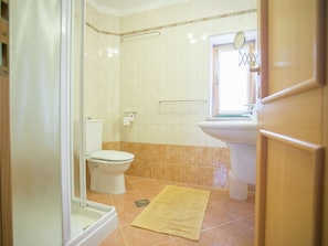 Bathroom - Pleasant Stone House With a Separate Pool for 8 People & A Cottage for 2 People (Kanfanar)