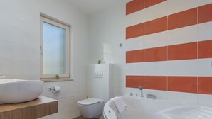 Unclassified image, 5 of 33, button - Modern House With Pool and Beautiful Landscaped Environment in a Quiet Location (Kanfanar)