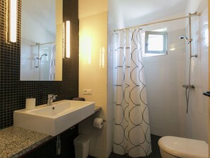 Shower, towels - A Beautiful Authentic Stone Villa in Nedešcina (Sveta Nedelja)