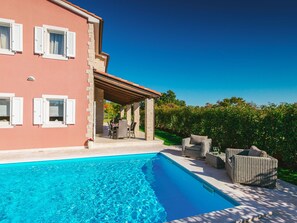 Exterior - Spacious Villa With Private Swimming Pool in Svetvincenat (Svetvincenat)