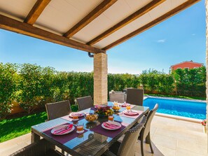 Balcony - Spacious Villa With Private Swimming Pool in Svetvincenat (Svetvincenat)
