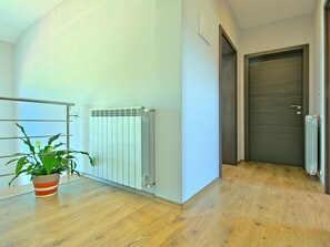 3 bedrooms, minibar, bed sheets