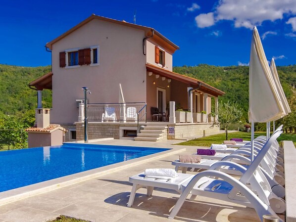 Villa | Pool