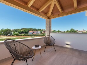 Villa | Balcony
