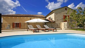 Exterior - Villa with Private Pool, Hot Tub, Garden, BBQ (Zminj)