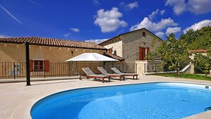 Outdoor pool - Villa with Private Pool, Hot Tub, Garden, BBQ (Zminj)