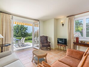 Living room - Family House in a Peaceful Location, With Private Pool and BBQ in Garden (Porec)