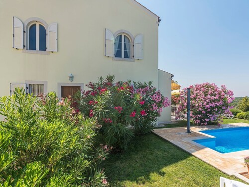 Family House in a Peaceful Location, With Private Pool and BBQ in Garden